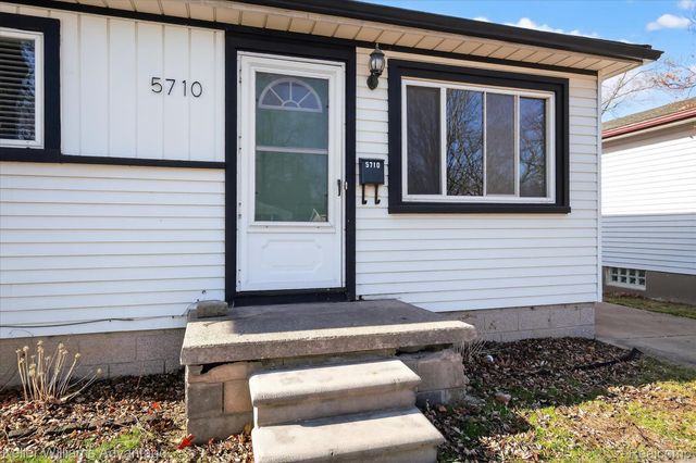 5710 Detroit Street, Dearborn Heights, MI 48125