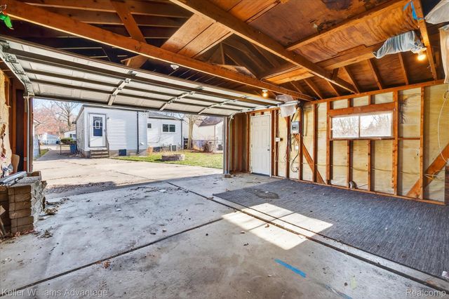 5710 Detroit Street, Dearborn Heights, MI 48125