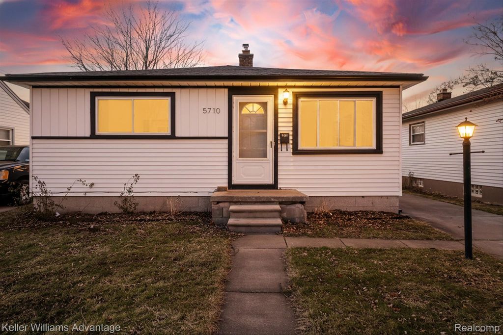 5710 Detroit Street, Dearborn Heights, MI 48125
