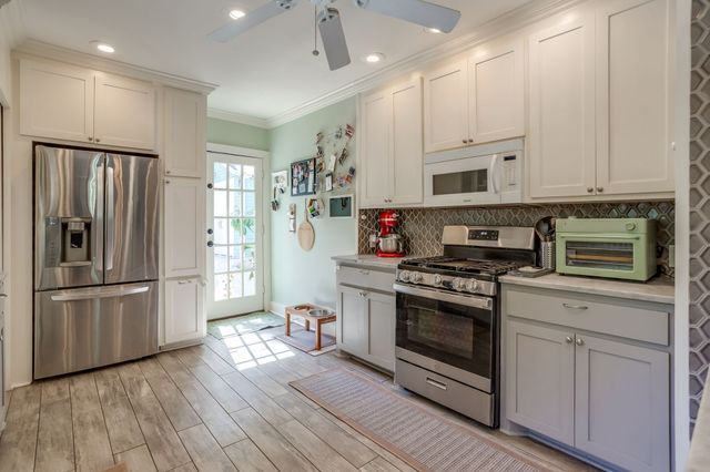 2201 Alston Avenue, Fort Worth, TX 76110