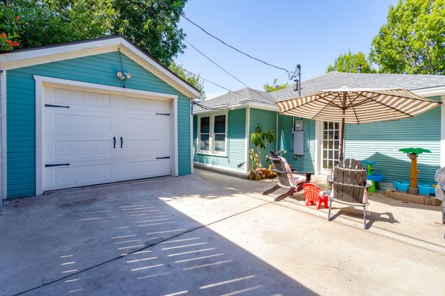 2201 Alston Avenue, Fort Worth, TX 76110