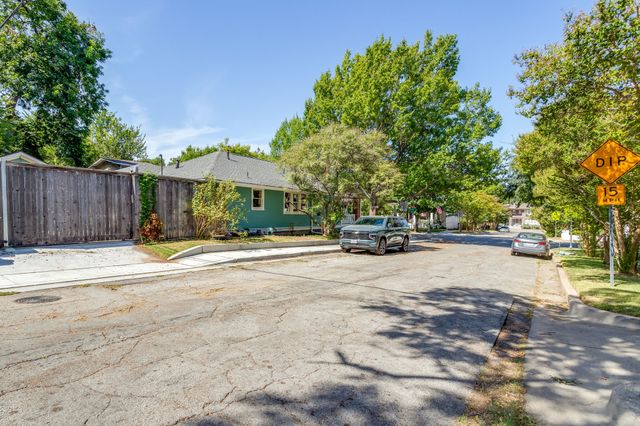 2201 Alston Avenue, Fort Worth, TX 76110