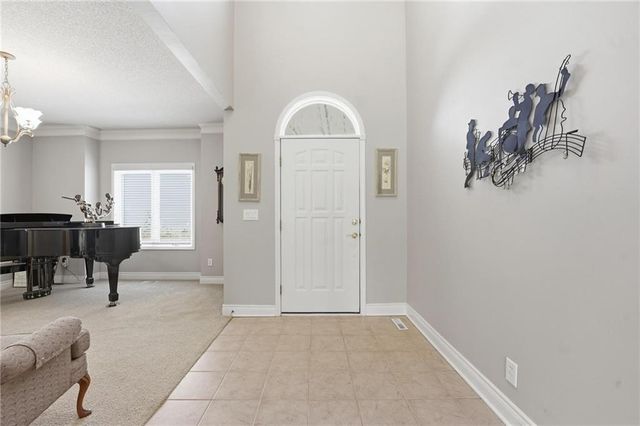 1019 SW Coachlight Court, Lee's Summit, MO 64081