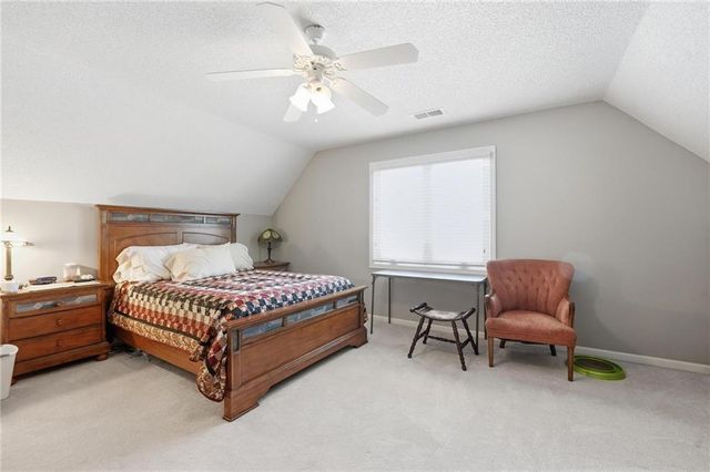 1019 SW Coachlight Court, Lee's Summit, MO 64081