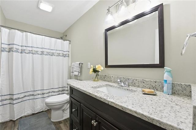 1019 SW Coachlight Court, Lee's Summit, MO 64081