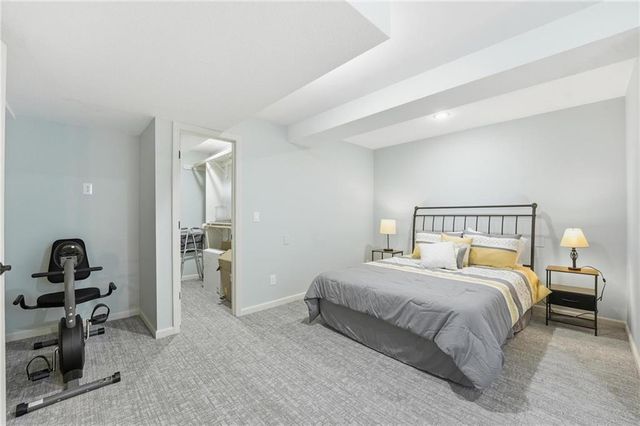 1019 SW Coachlight Court, Lee's Summit, MO 64081