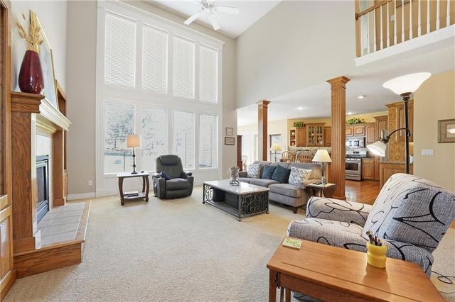 1019 SW Coachlight Court, Lee's Summit, MO 64081