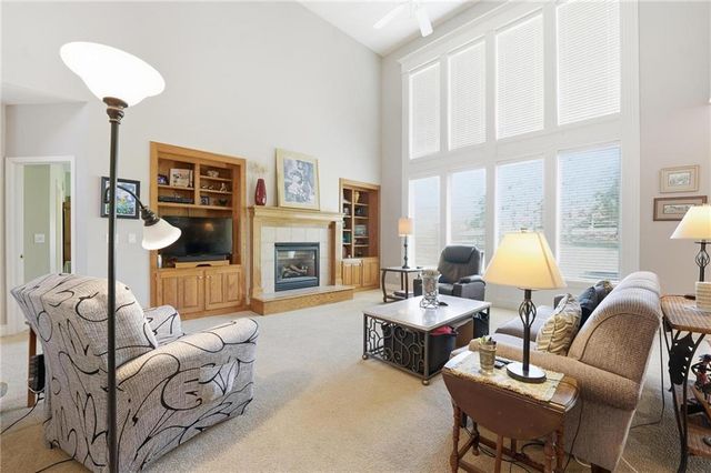 1019 SW Coachlight Court, Lee's Summit, MO 64081