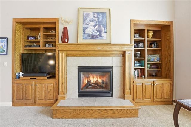 1019 SW Coachlight Court, Lee's Summit, MO 64081