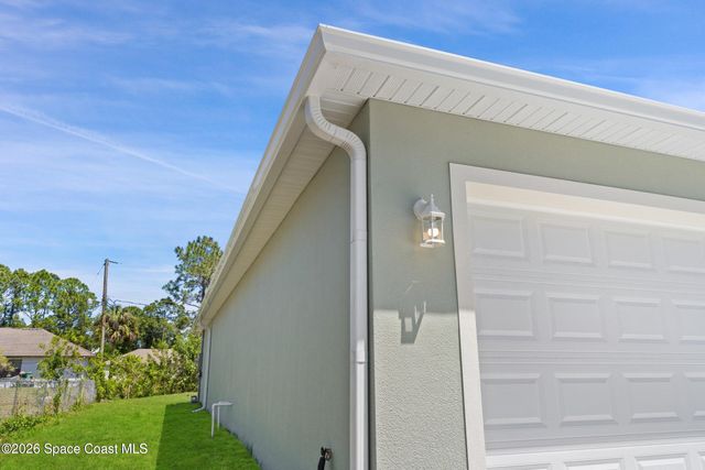 598 Harrisburg Street SW, Palm Bay, FL 32908