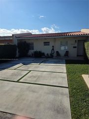 10110 SW 20th St, Miami, FL 33165