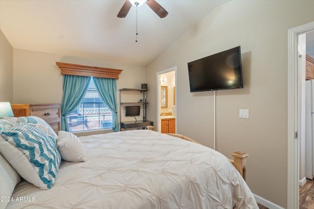10960 N 67TH Avenue 122, Glendale, AZ 85304