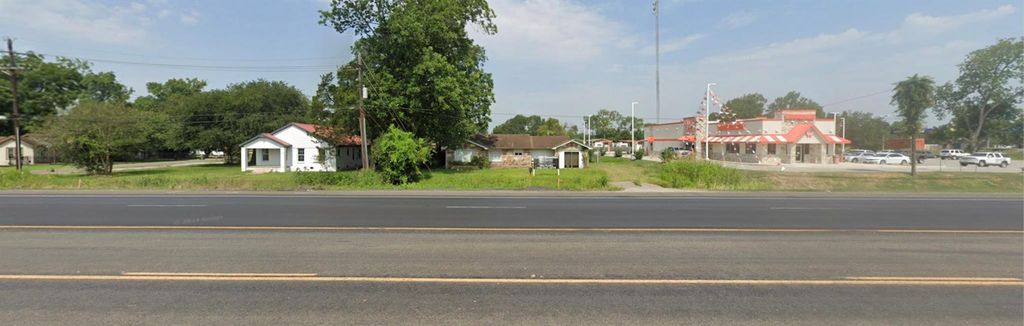210 Highway 146, Dayton, TX 77535