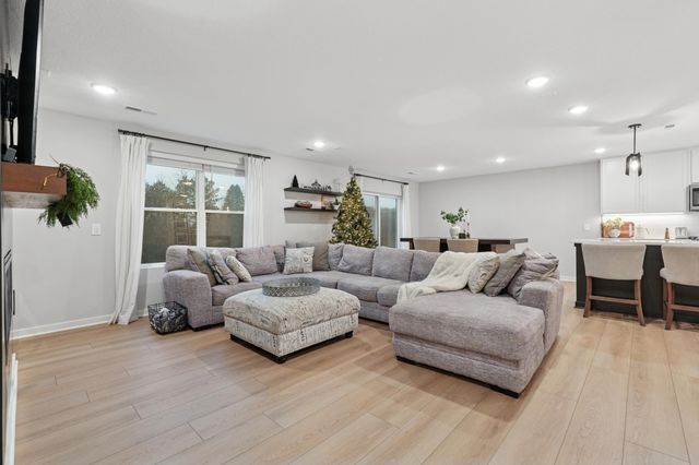 6219 Highland Hills Lane S, Cottage Grove, MN 55016