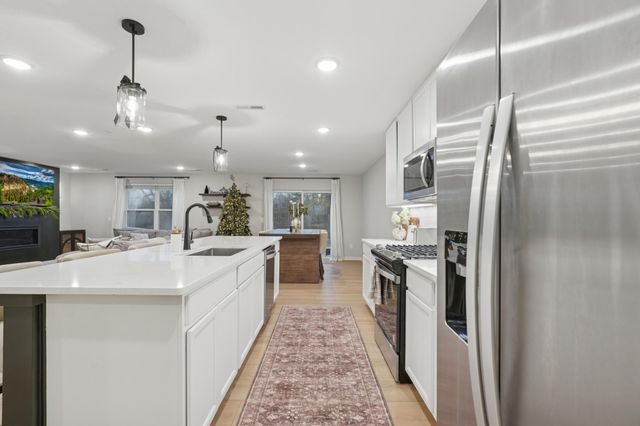 6219 Highland Hills Lane S, Cottage Grove, MN 55016