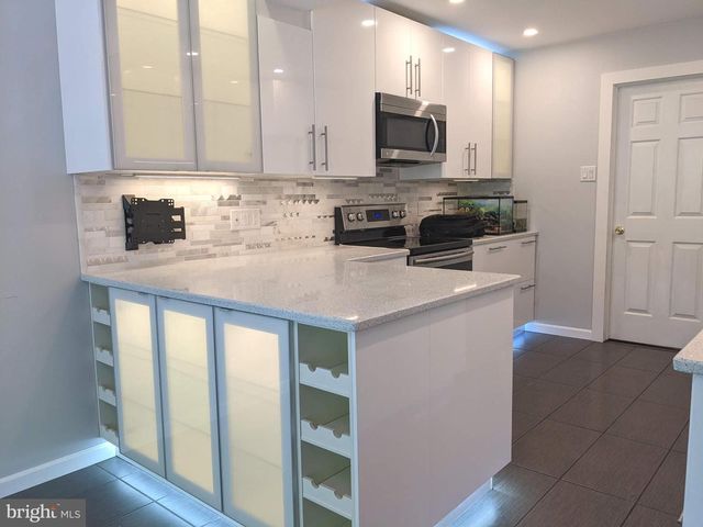 3 KAYLIN COR, Chalfont, PA 18914