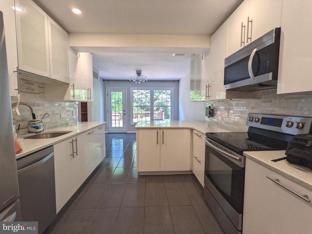 3 KAYLIN COR, Chalfont, PA 18914