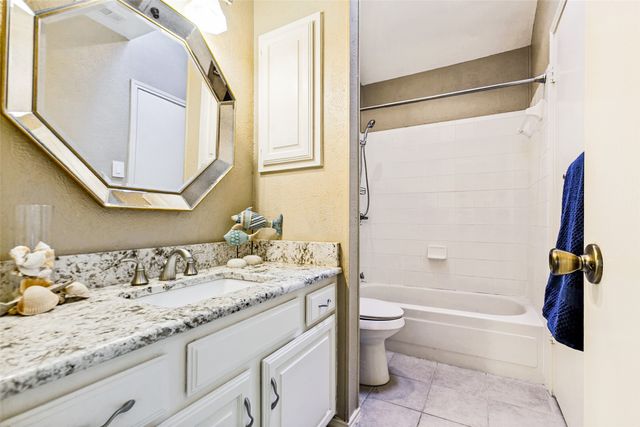 17490 Meandering Way 604, Dallas, TX 75252