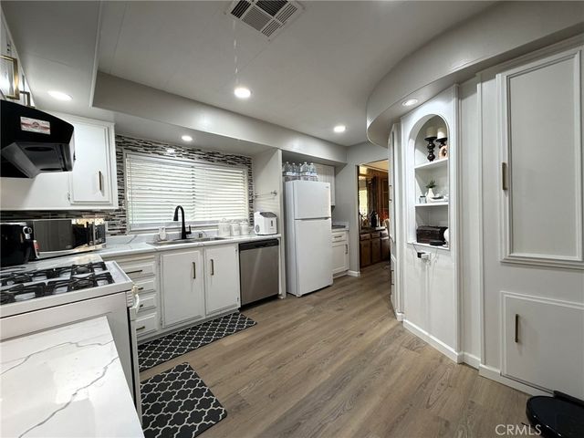 26082 Seaforthia Palm, Homeland, CA 92548