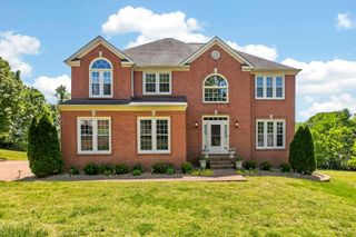 129 Mansker Park Dr, Hendersonville, TN 37075