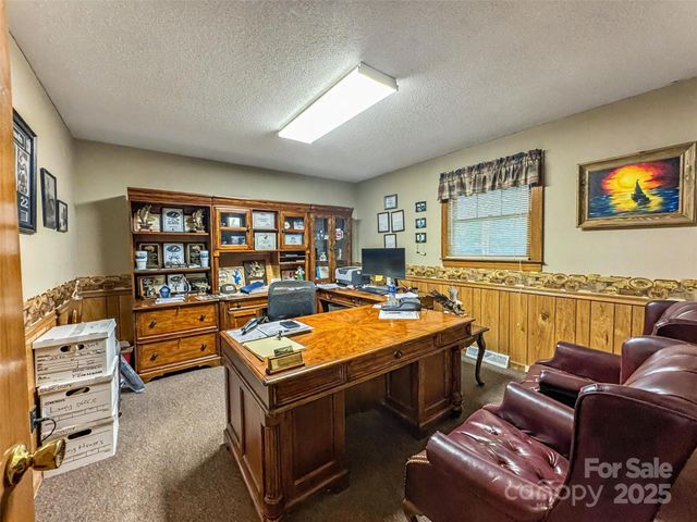413 W Trade Street, Dallas, NC 28034