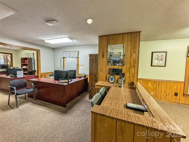 413 W Trade Street, Dallas, NC 28034