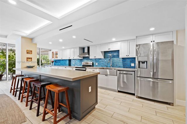 600 Grapetree Dr 3DS, Key Biscayne, FL 33149