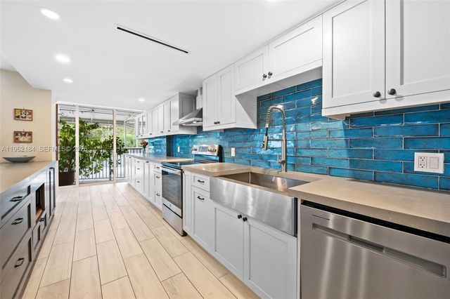 600 Grapetree Dr 3DS, Key Biscayne, FL 33149