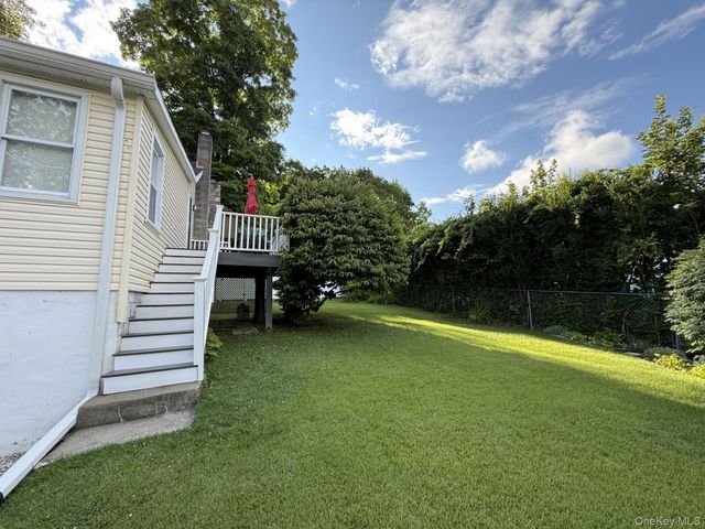 78 Argyle Street, Lake Peekskill, NY 10537