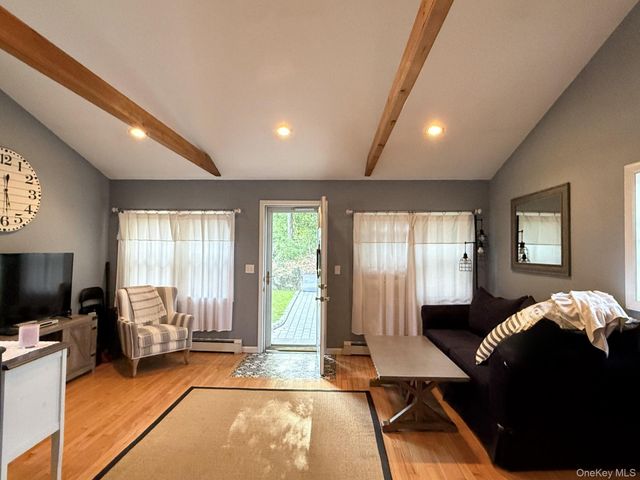 78 Argyle Street, Lake Peekskill, NY 10537