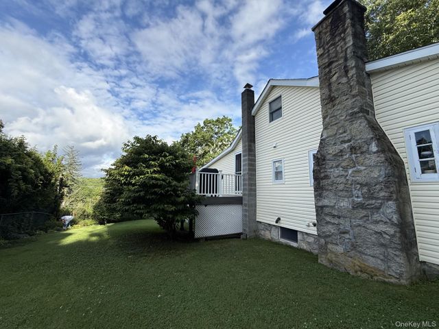 78 Argyle Street, Lake Peekskill, NY 10537