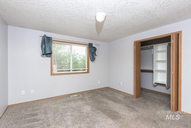2605 Sunflower Drive, Nampa, ID 83686