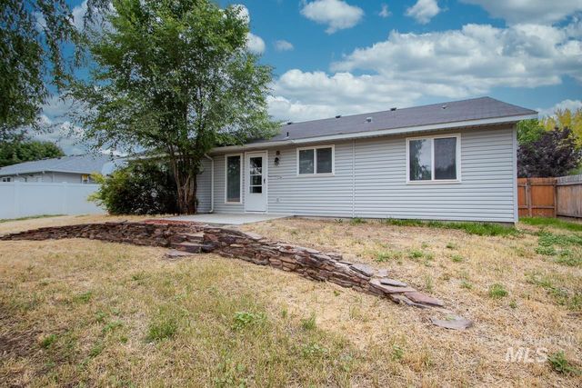 2605 Sunflower Drive, Nampa, ID 83686