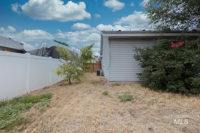 2605 Sunflower Drive, Nampa, ID 83686