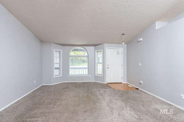 2605 Sunflower Drive, Nampa, ID 83686