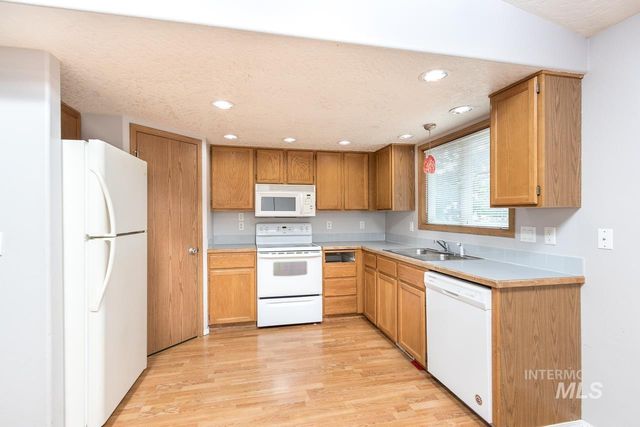 2605 Sunflower Drive, Nampa, ID 83686