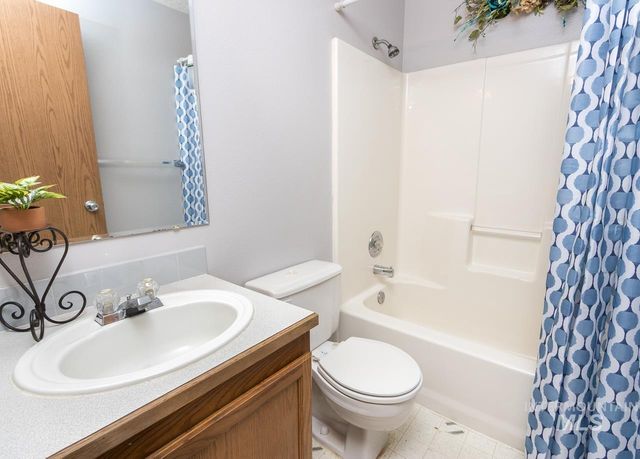 2605 Sunflower Drive, Nampa, ID 83686
