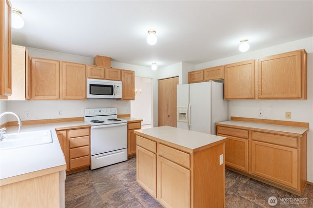 23323 106th Street E, Buckley, WA 98321