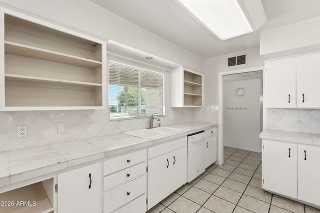 6839 E MONTECITO Avenue, Scottsdale, AZ 85251