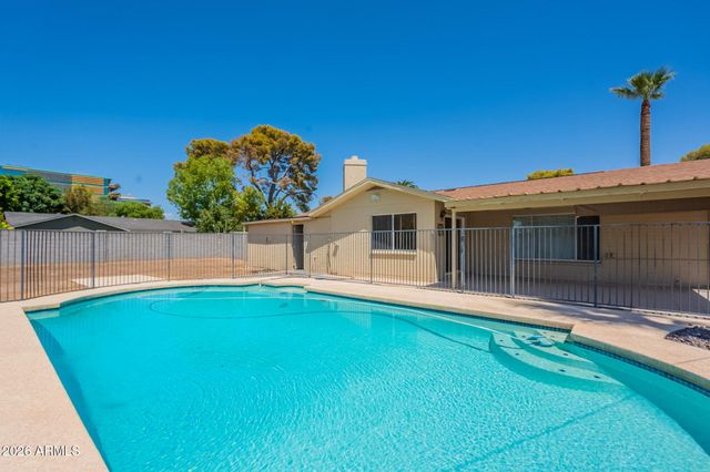 6839 E MONTECITO Avenue, Scottsdale, AZ 85251