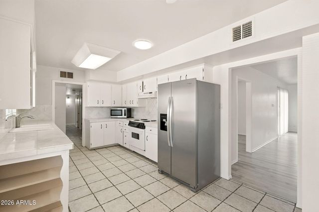 6839 E MONTECITO Avenue, Scottsdale, AZ 85251