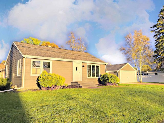1936 N MASON STREET, Appleton, WI 54914