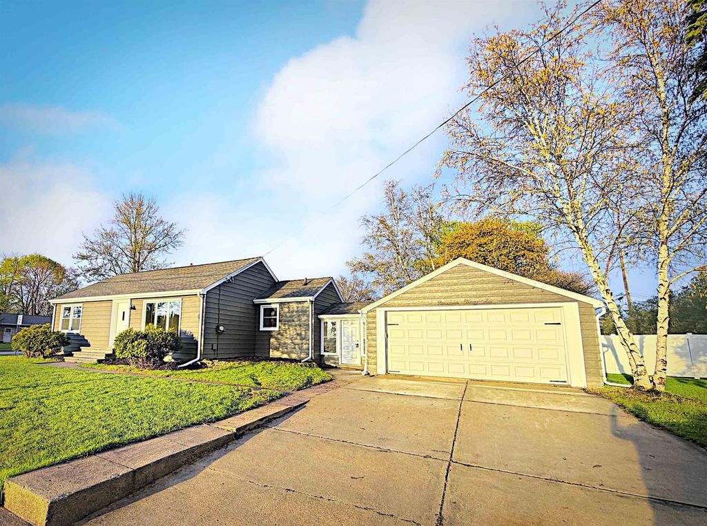 1936 N MASON STREET, Appleton, WI 54914
