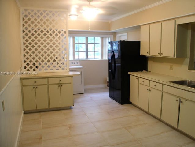 70 Hammond Drive, Miami Springs, FL 33166