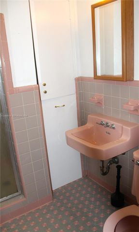 70 Hammond Drive, Miami Springs, FL 33166