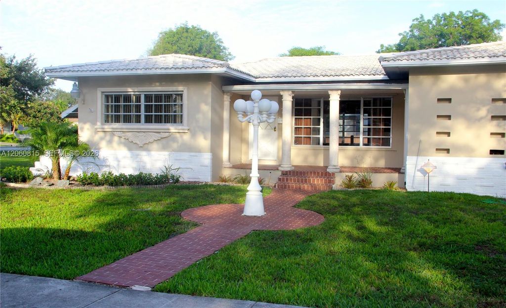 70 Hammond Drive, Miami Springs, FL 33166