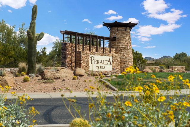 10439 E Trailhead Court, Gold Canyon, AZ 85118