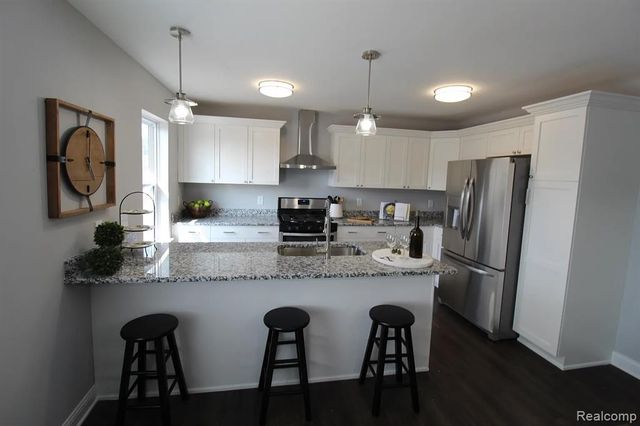 29451-29515 Hoover Rd, Warren, MI 48093