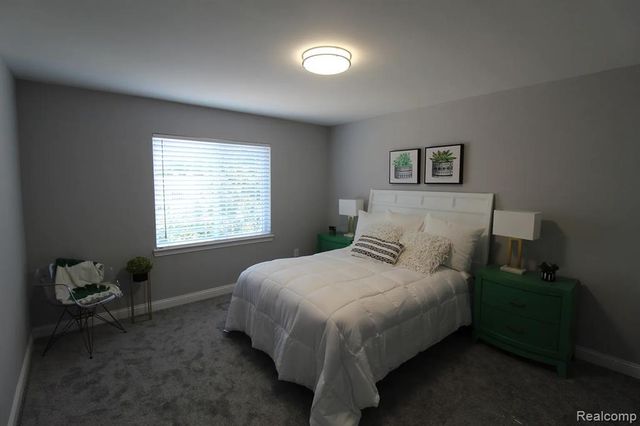 29451-29515 Hoover Rd, Warren, MI 48093