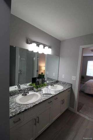 29451-29515 Hoover Rd, Warren, MI 48093